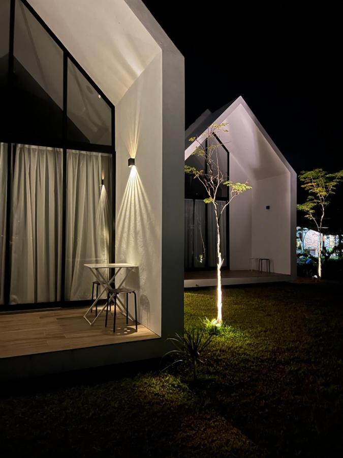 Ezu Isle Langkawi Pool Villa ปันไตเจอนัง ภายนอก รูปภาพ